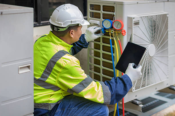 Professional Heat Pump Repair technician working in Union, IL